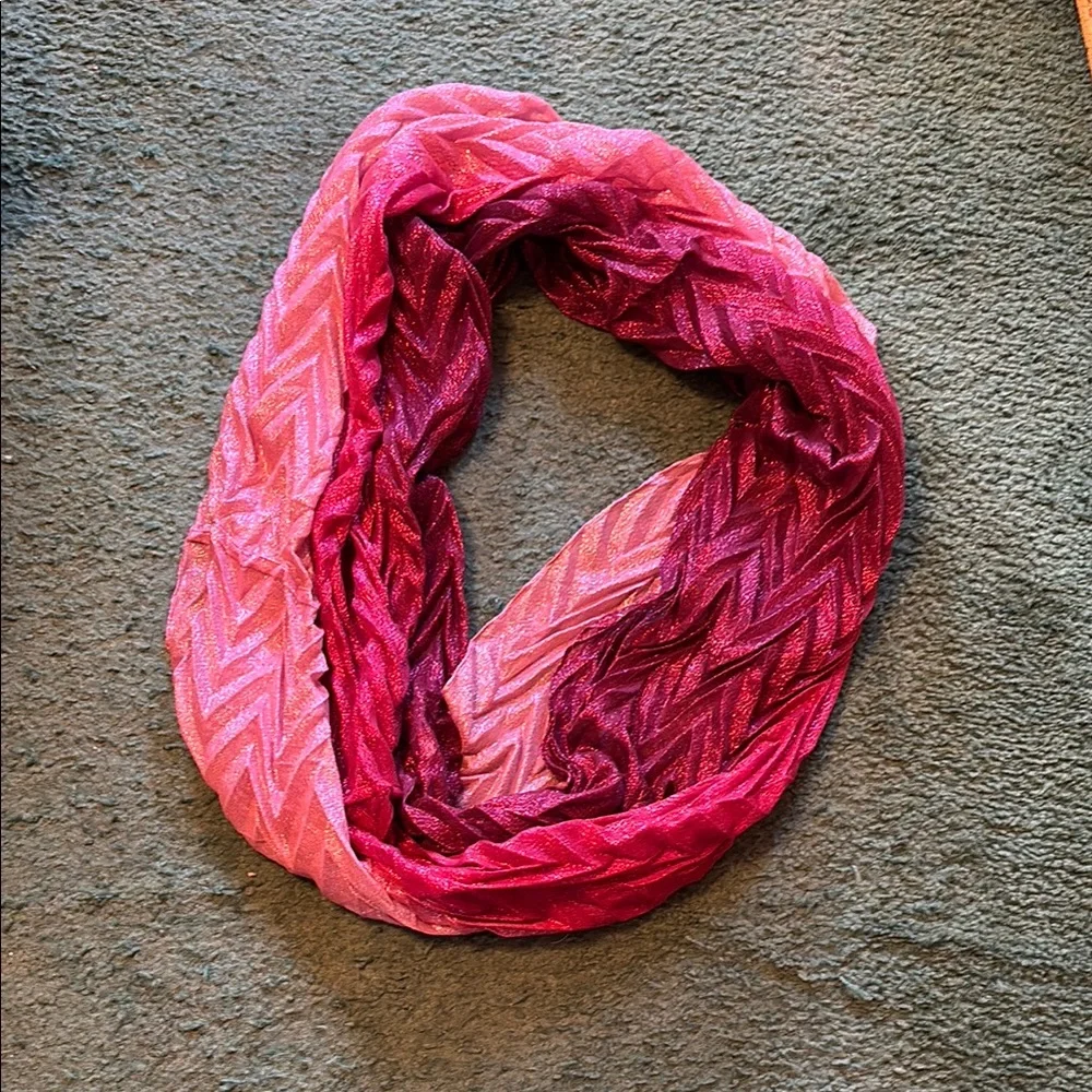 NWOT Elegant Pink infinity Scarf